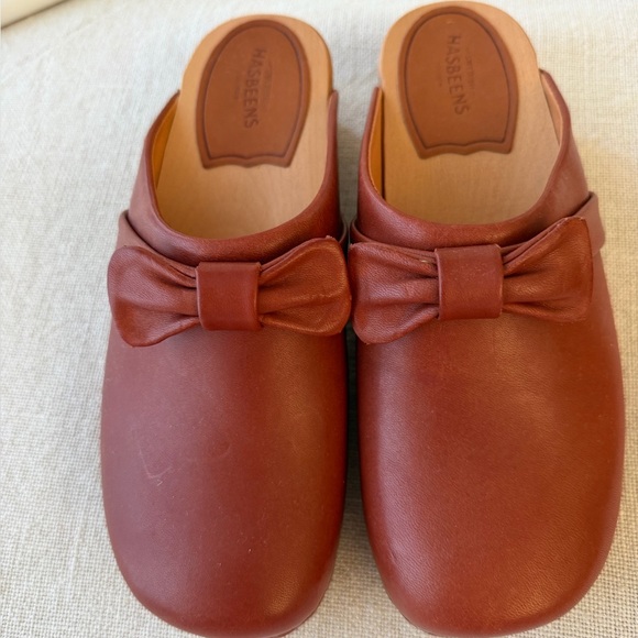 Anthropologie  Swedish Hasbeens NWT Cognac Bow Slip in Husband Clog 🌸 🌈❤️ - Picture 5 of 12